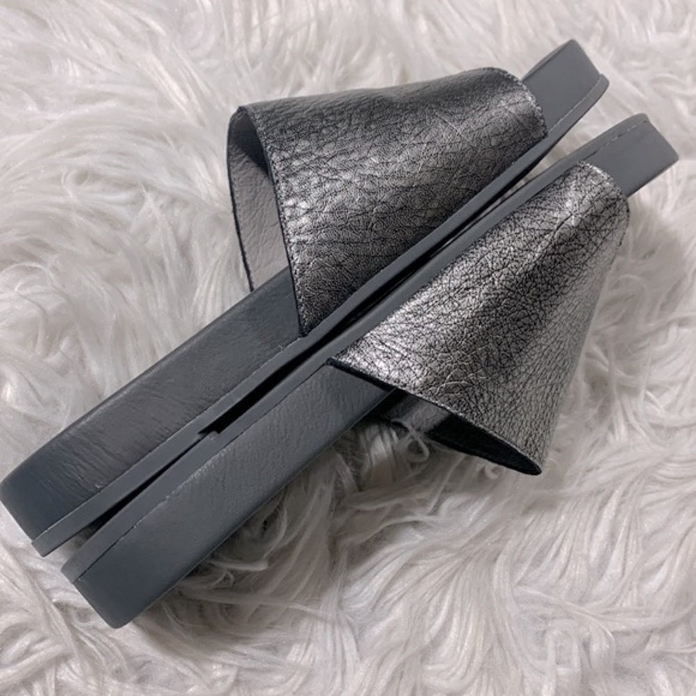 EILEEN Fisher motion slides sandals Pebbled leather in antique silver NWOT - Picture 6 of 8